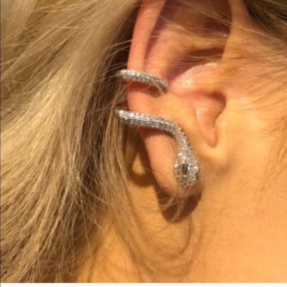 KJANSY Jewelry - 5 ⭐️ Swarovski Elements Ear Crawler - RIGHT EAR